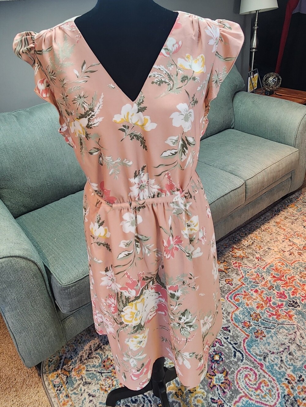 LOFT Outlet Soft Pink Floral V-Neck Dress Large Great Condition